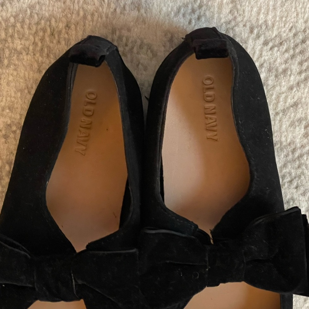 Old Navy Girl’s Black ballet Flats Mary Jane’s with big velvet Bow 5 big kids - Picture 6 of 14